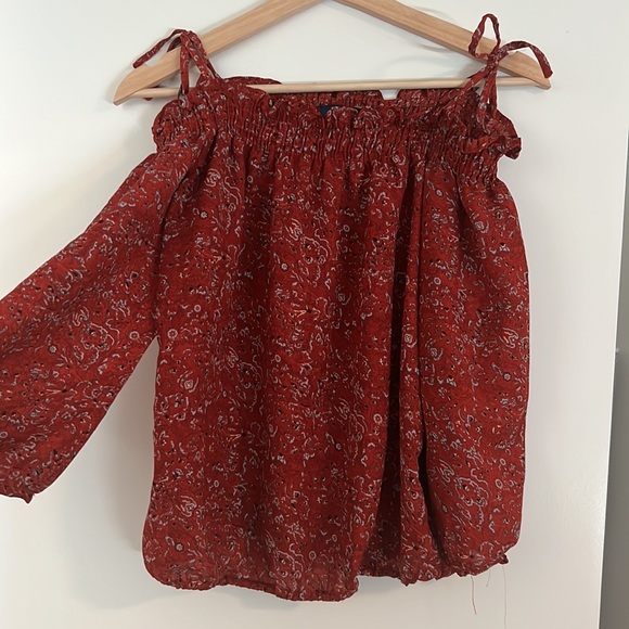 Red color top with strips - Picture 3 of 4